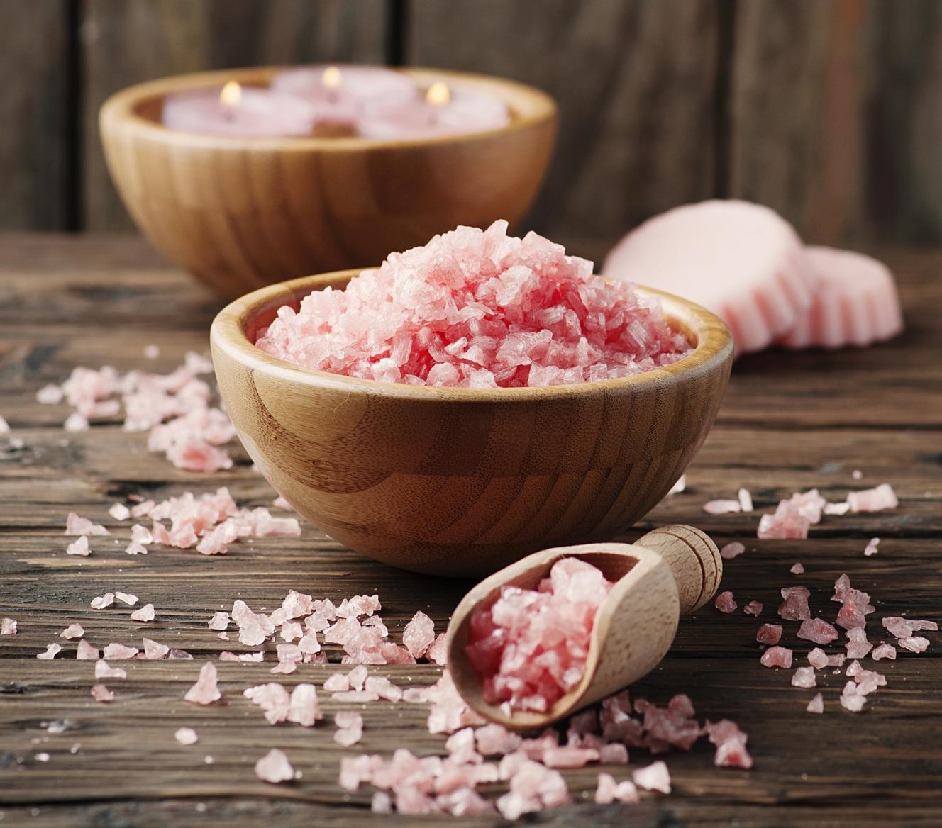 سنگ نمک چیست و چه کاربردی دارد؟ بررسی خواص سنگ نمک، سنگ نمک تزئینی و دکوری، سنگ نمک خوراکی طبیعی و کاربردهای متنوع آن در زندگی روزمره 