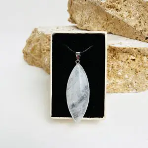 مدال برگی کوارتز شفاف