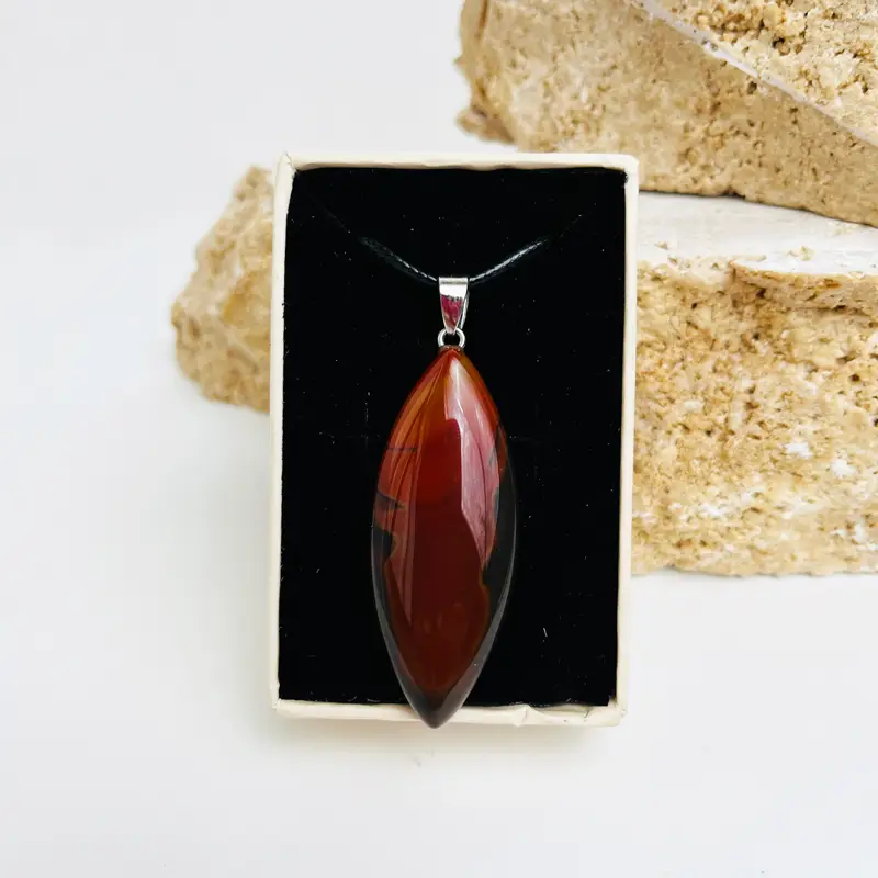 مدال اشکی عقیق سرخ