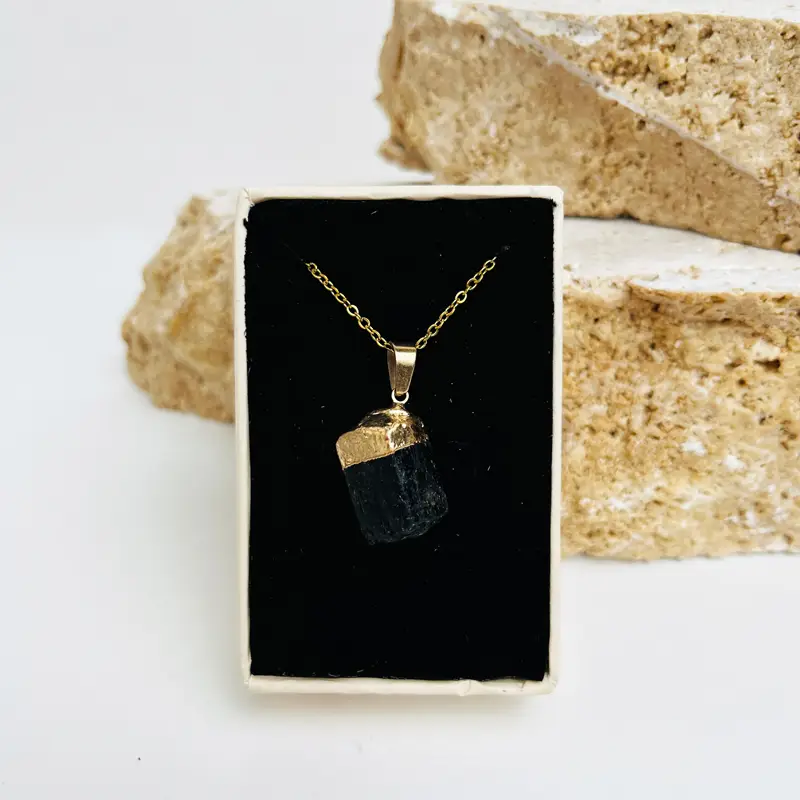 مدال زنانه تورمالین